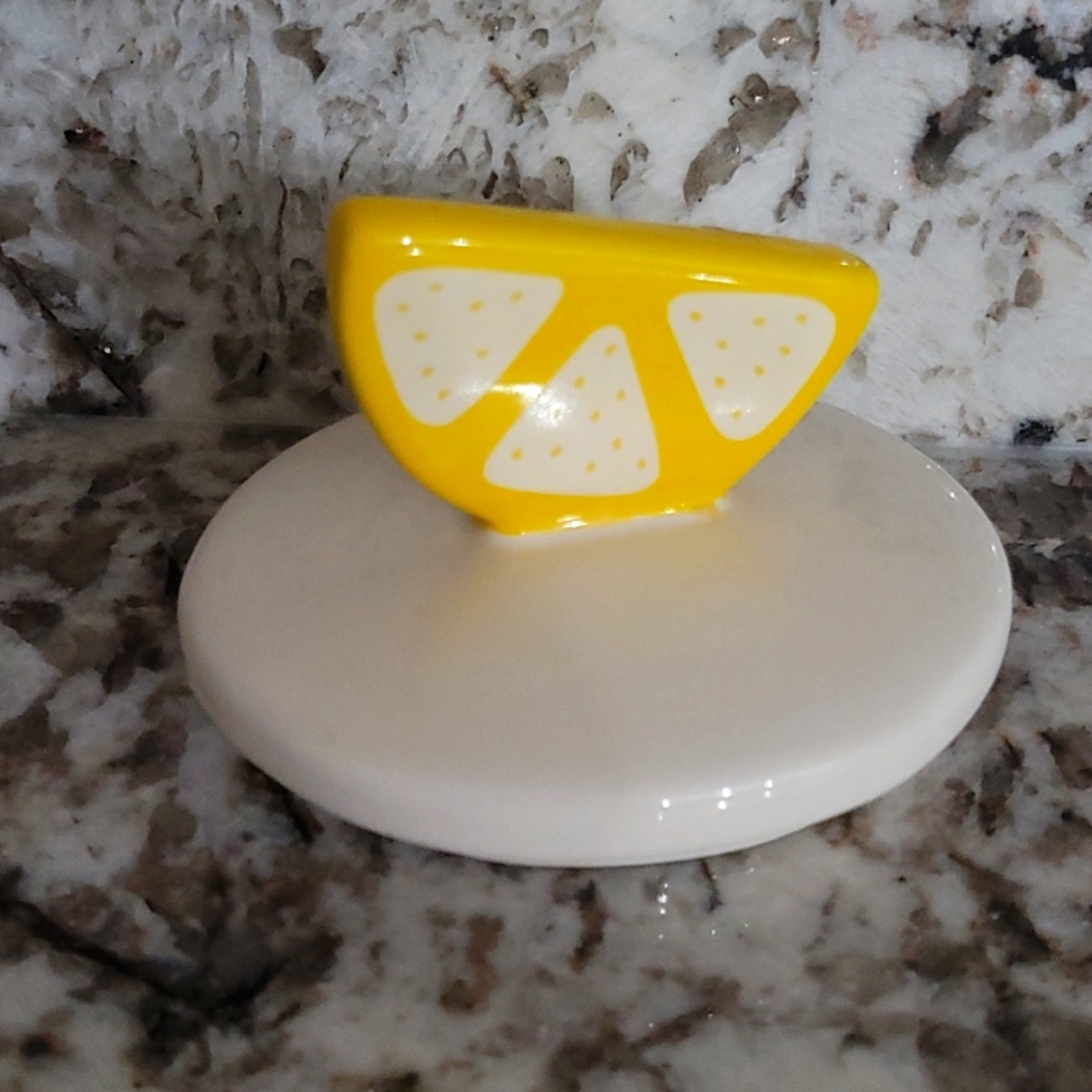 Rae Dunn lemon topper